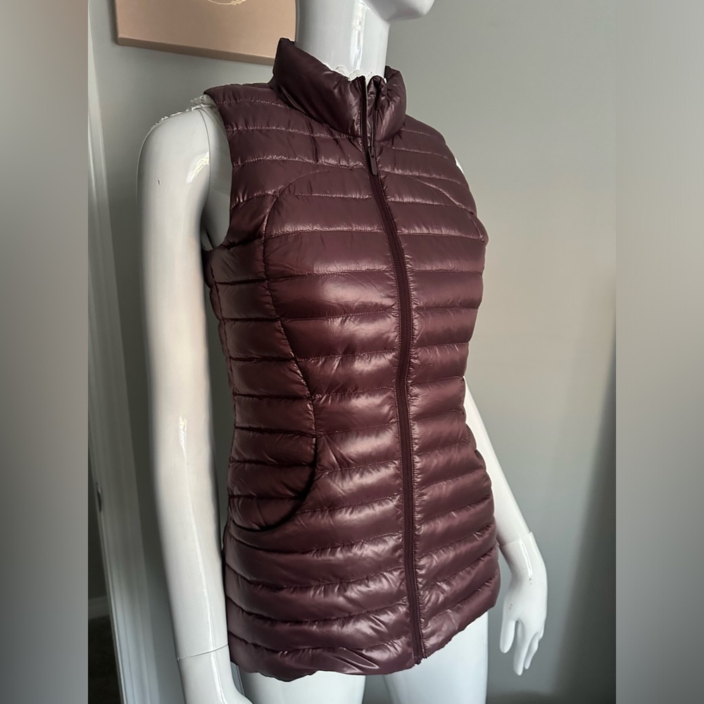 Lululemon Downfilled Wine Vest Size 4 - Picture 3 of 7